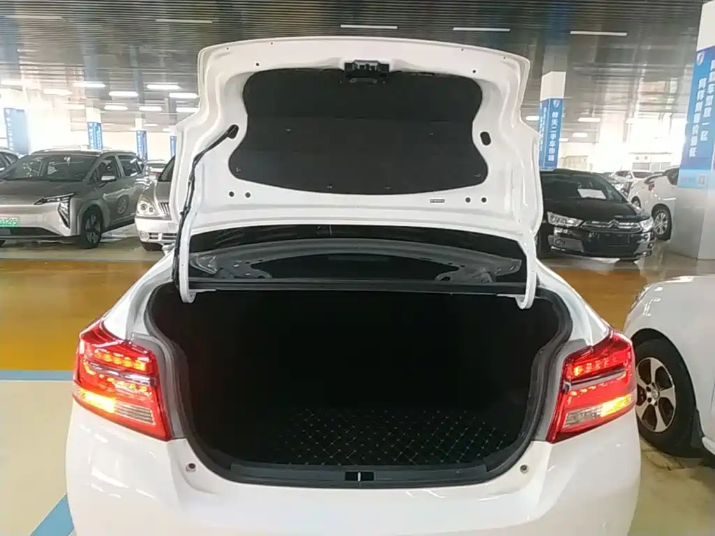 Toyota Yaris L — миниатюра 19