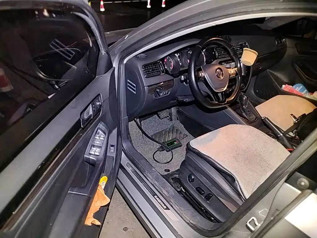 Volkswagen Sagitar — миниатюра 21