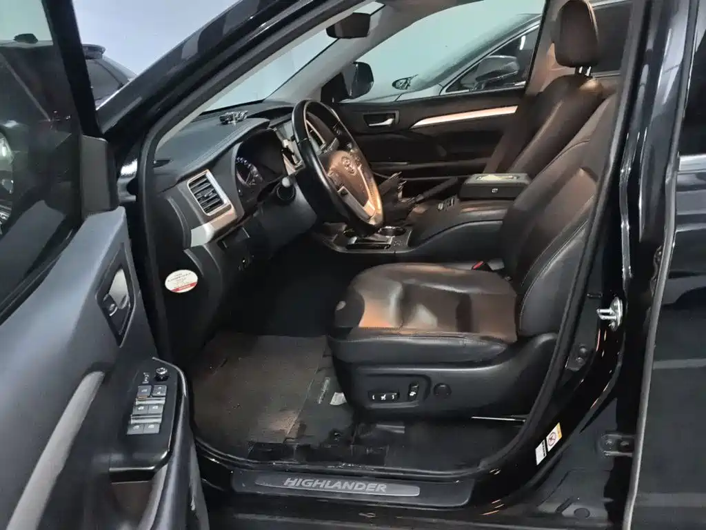 Toyota Highlander — миниатюра 8