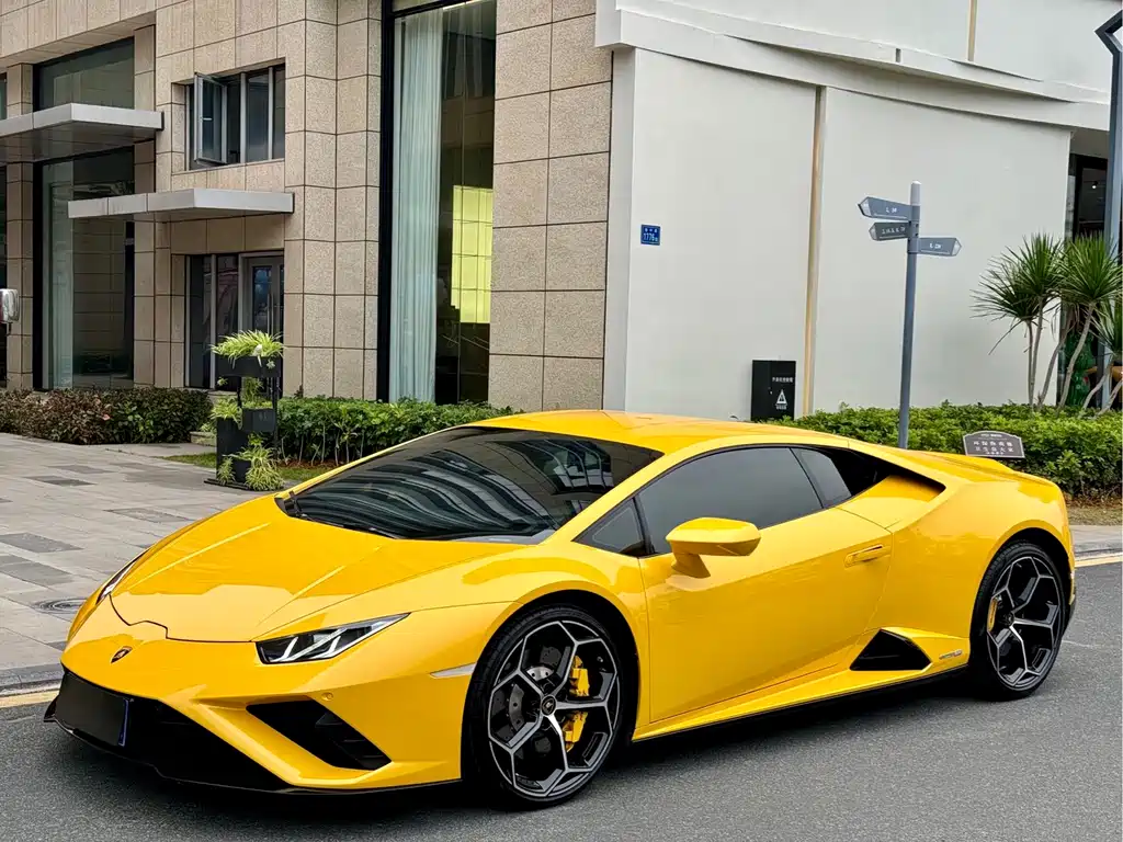 LAMBORGHINI HURACÁN