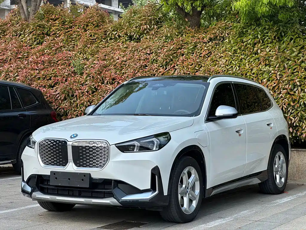 BMW iX1 2024
