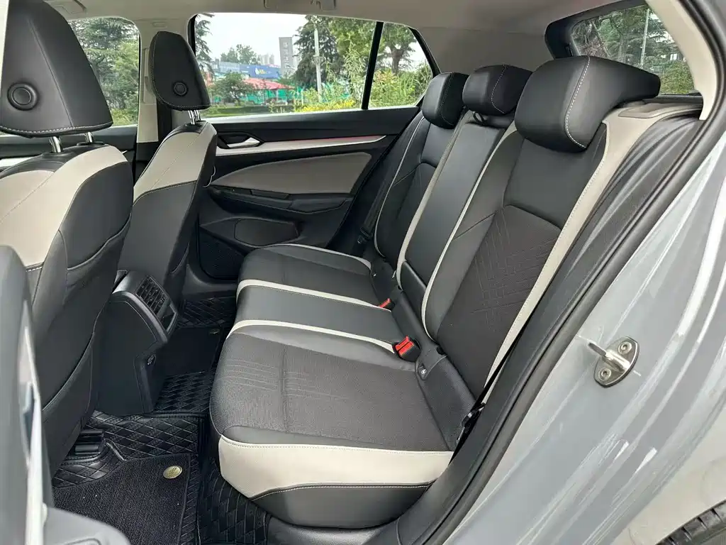 Volkswagen Golf — миниатюра 8
