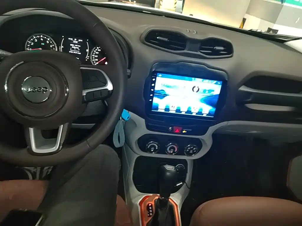 Jeep Renegade — миниатюра 10