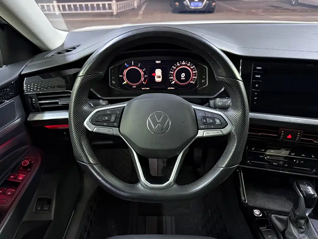 Volkswagen Passat PHEV — миниатюра 8