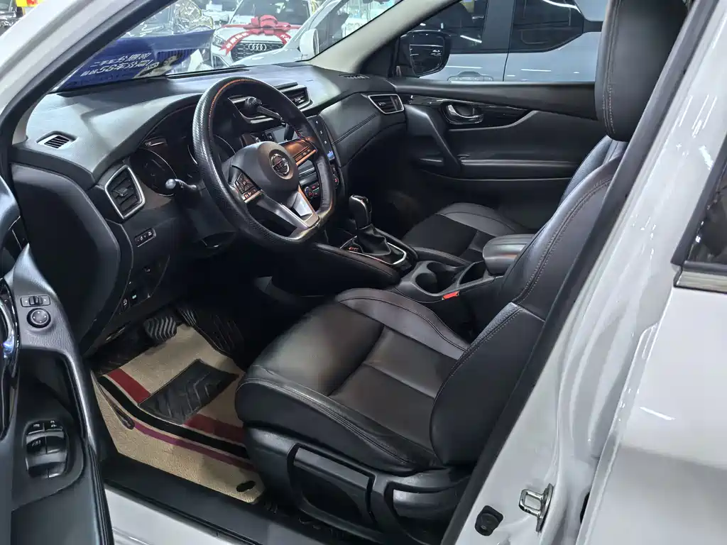 Nissan Qashqai — миниатюра 7