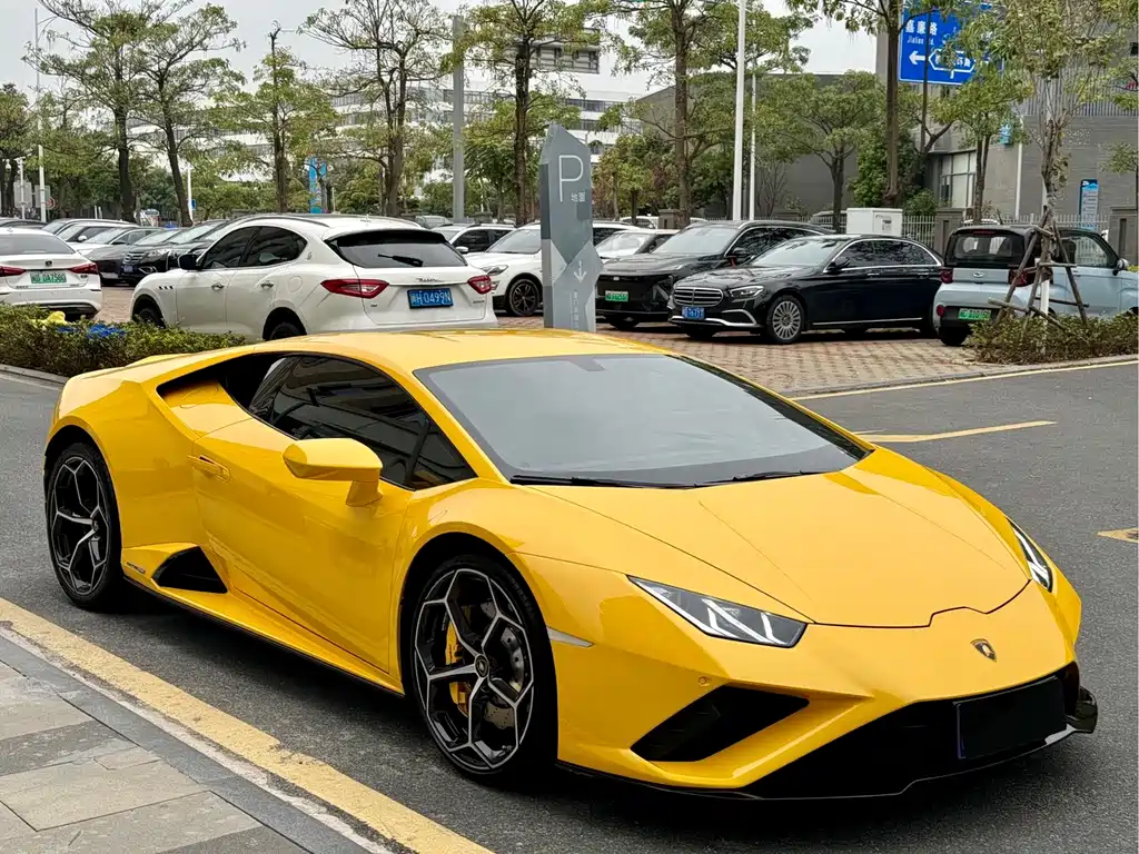 LAMBORGHINI HURACÁN