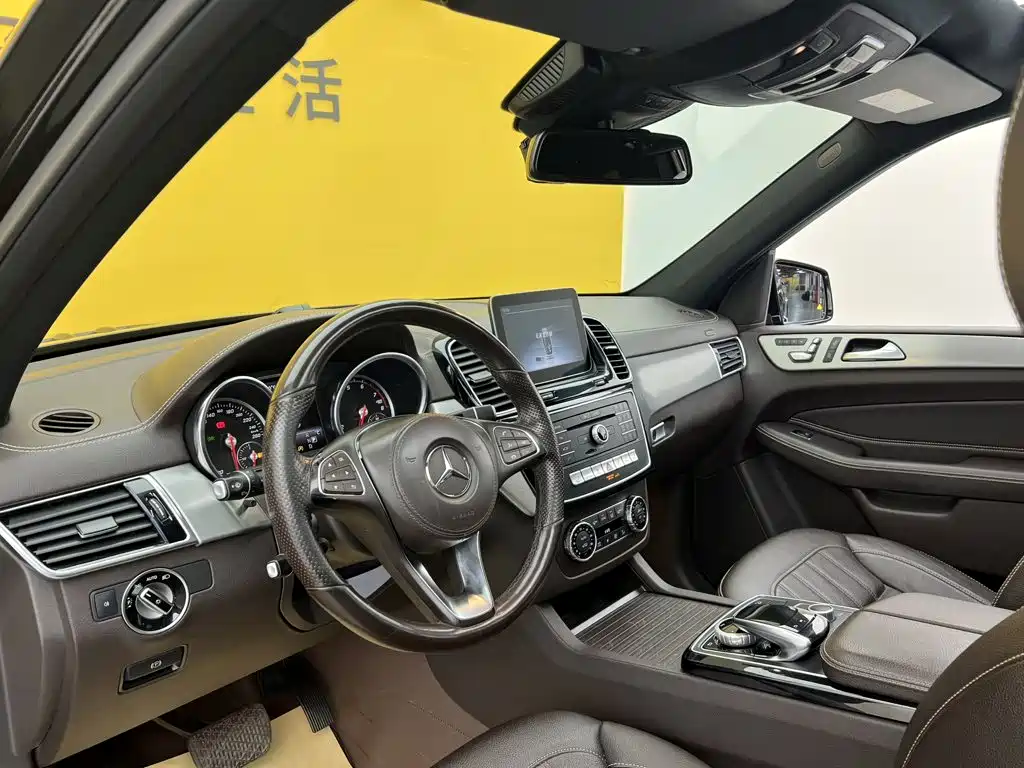 Mercedes-Benz GLS — миниатюра 37