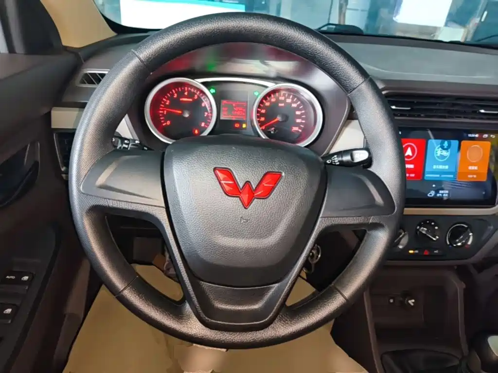 Wuling Hongguang — миниатюра 11
