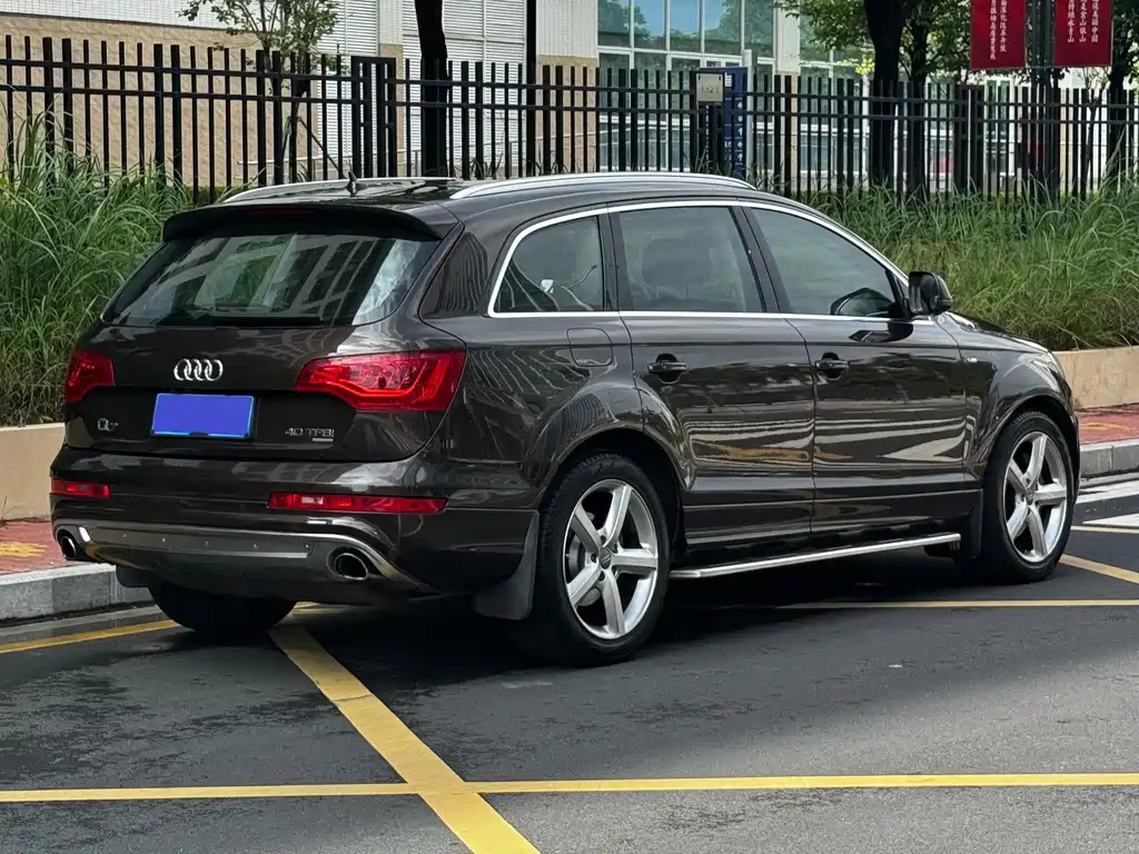 Audi Q7 — миниатюра 27