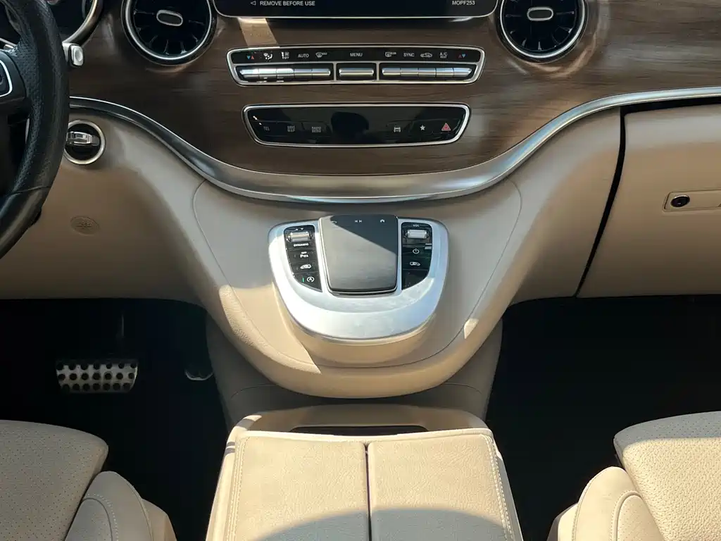 MERCEDES-BENZ V CLASS