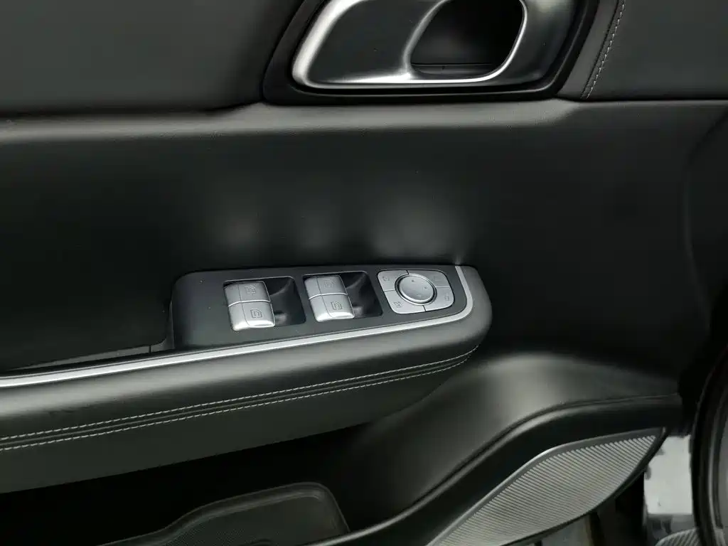 Li Auto Li ONE — миниатюра 9