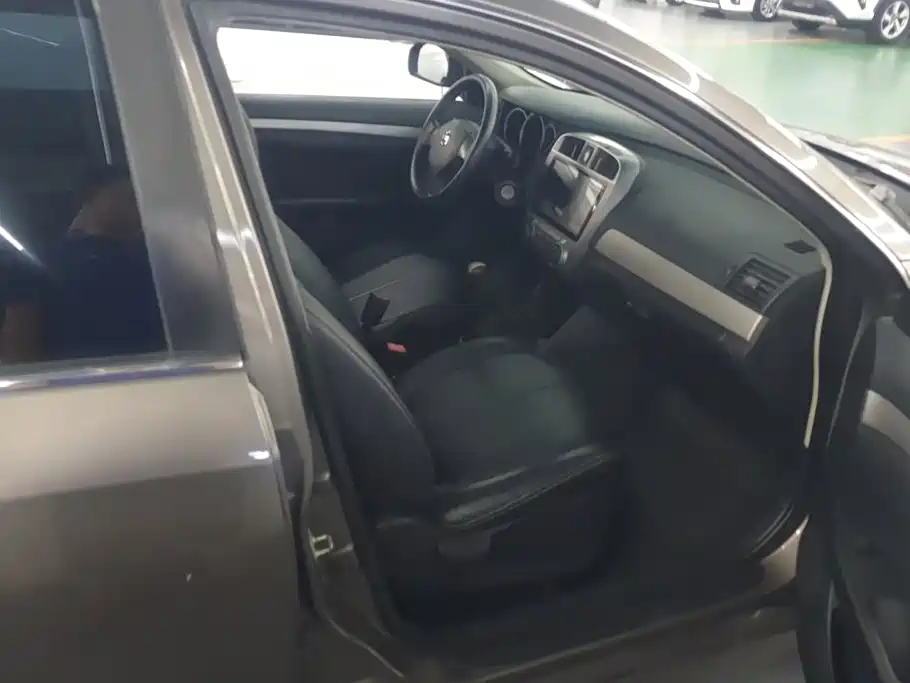 Nissan Sylphy — миниатюра 8
