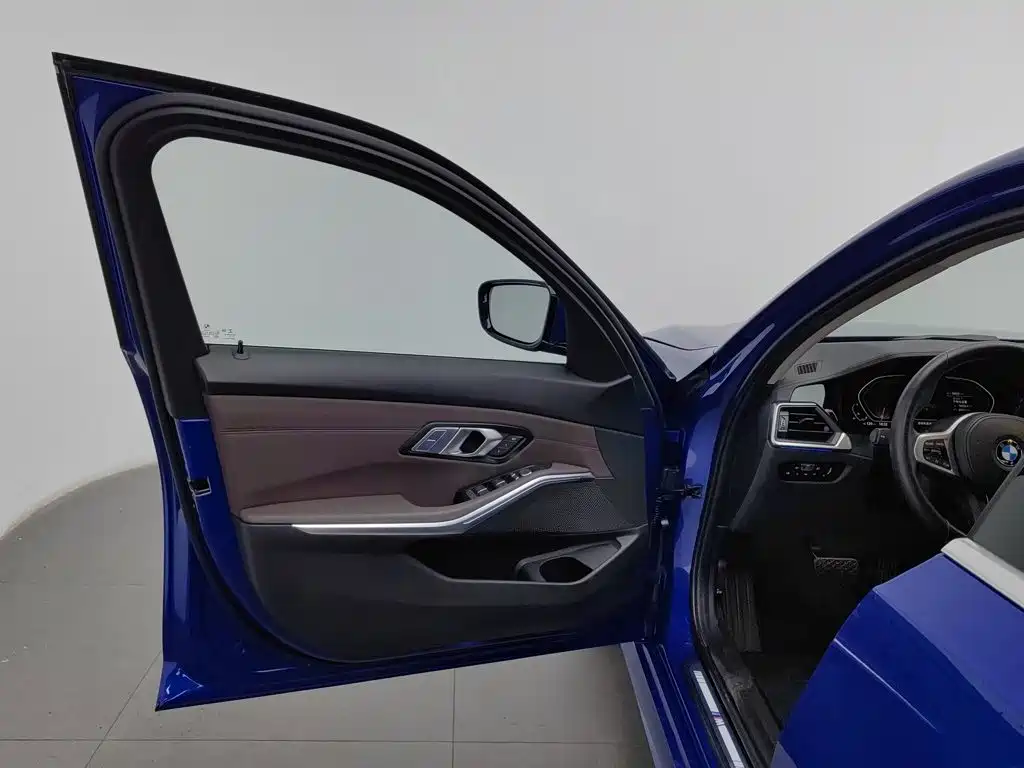 BMW 3 Series — миниатюра 8