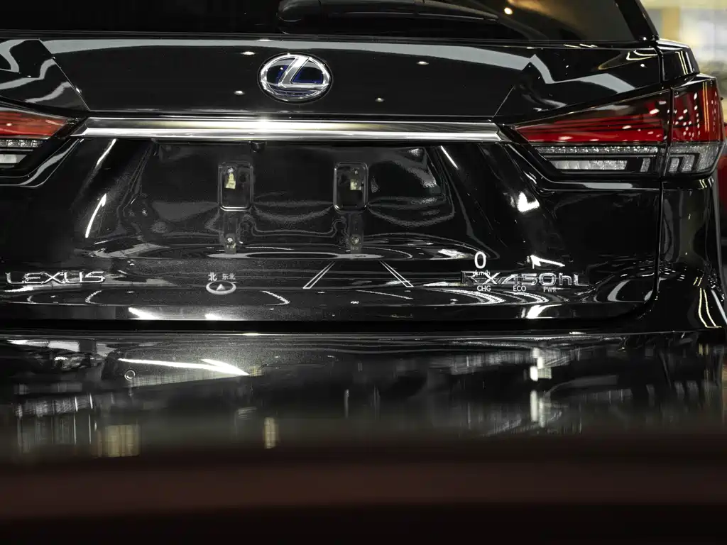 Lexus LS — миниатюра 22