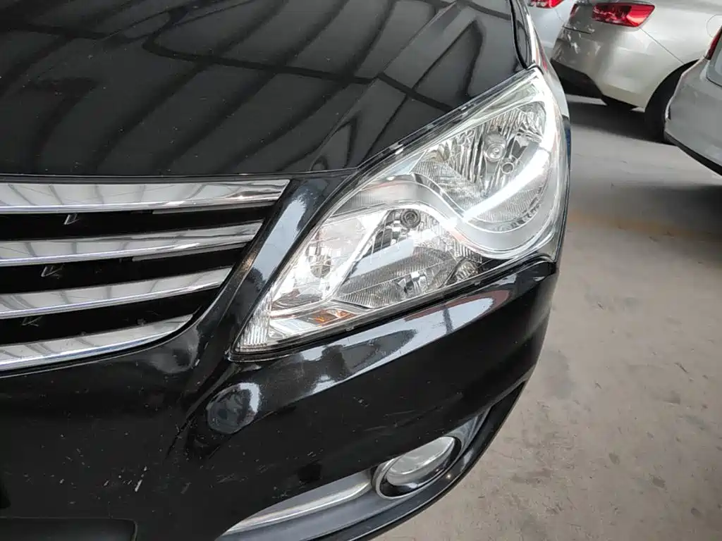 Hyundai Elantra — миниатюра 24