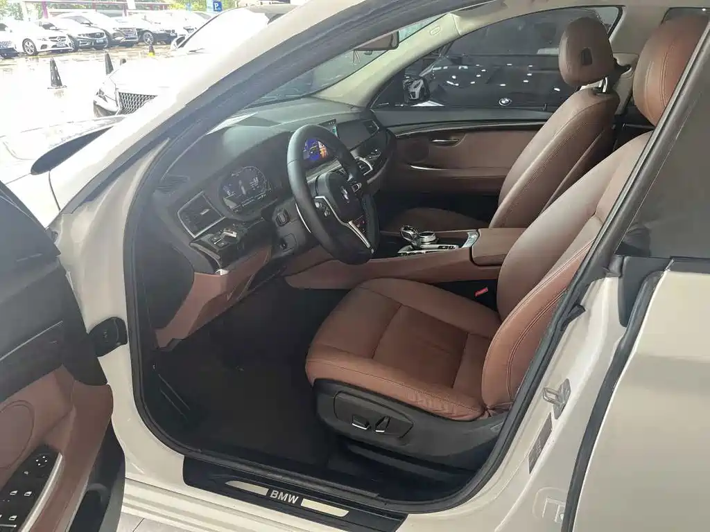 BMW 5 Series GT — миниатюра 4