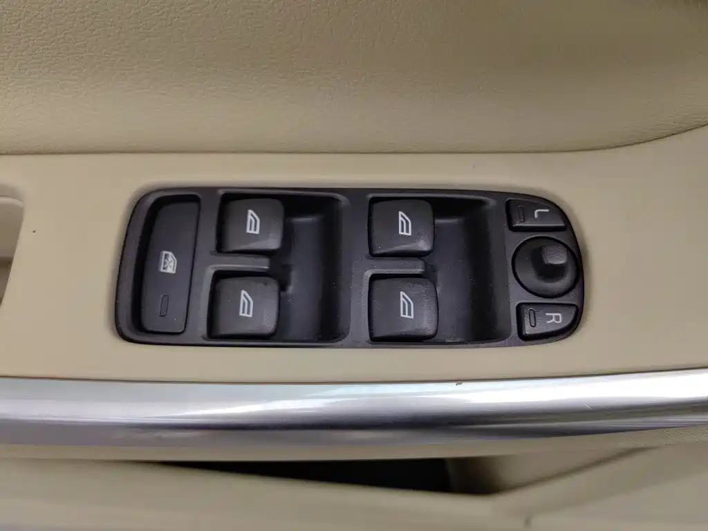 Volvo S60 — миниатюра 9