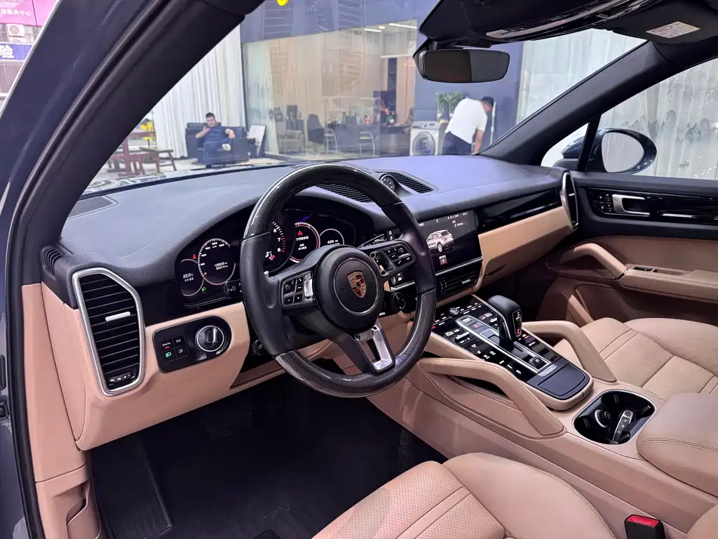 Porsche Cayenne — миниатюра 5