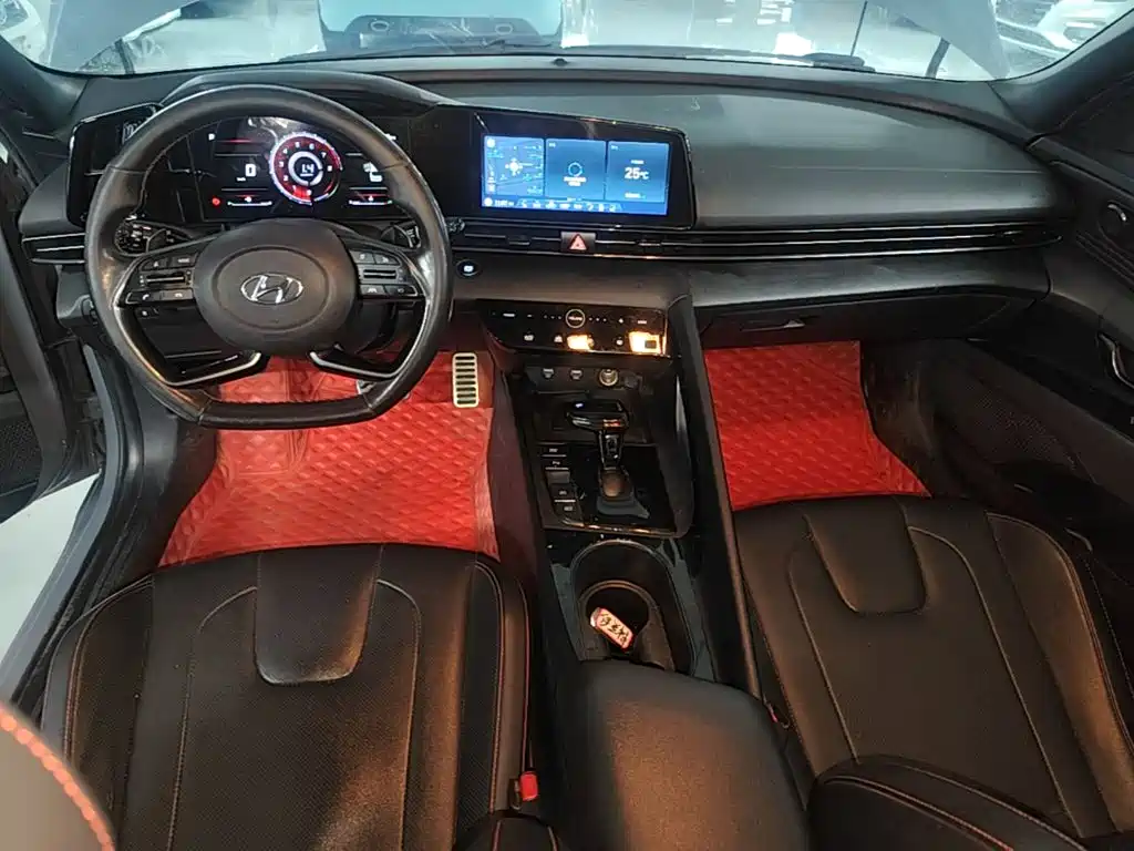 Hyundai Elantra — миниатюра 13