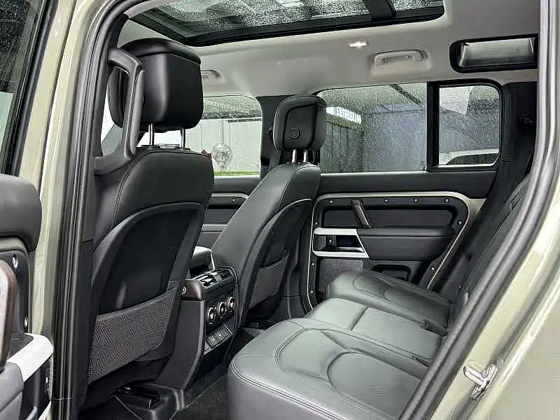 Land Rover Defender — миниатюра 9