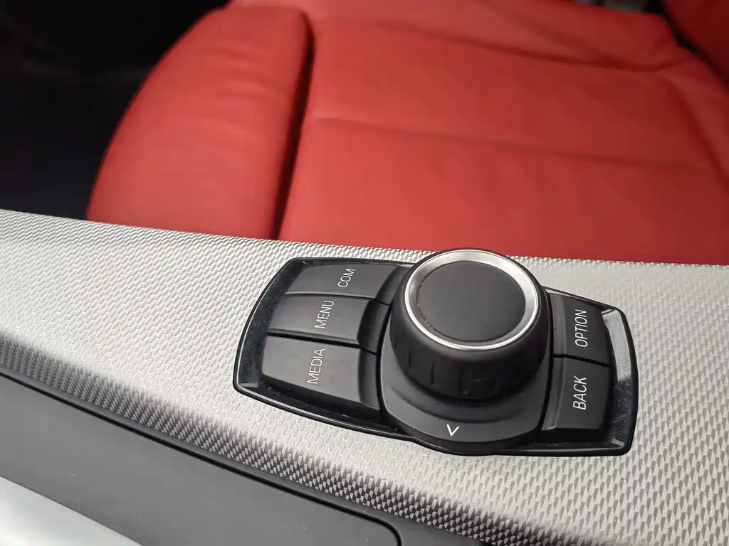BMW 3 Series — миниатюра 16