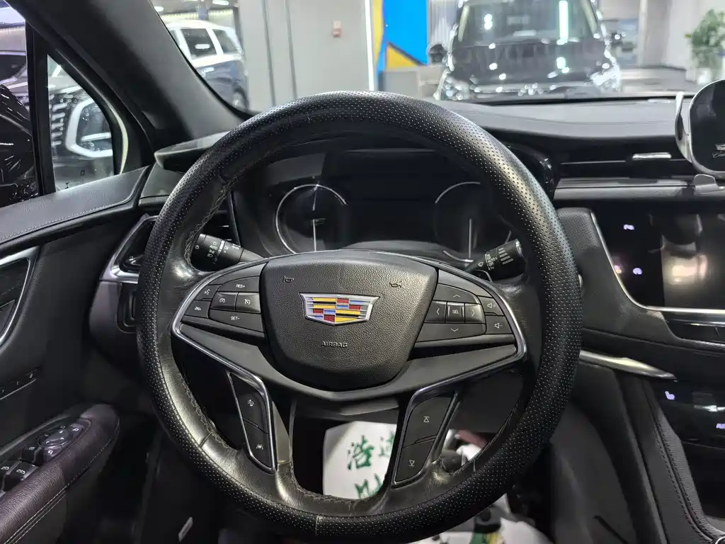 Cadillac XT5 — миниатюра 12