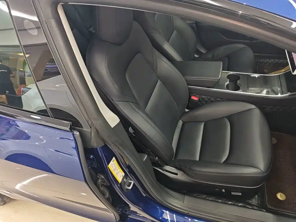 Tesla Model 3 — миниатюра 25