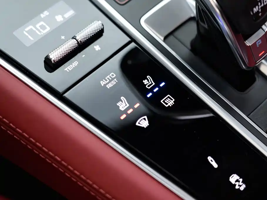 Porsche Panamera — миниатюра 24