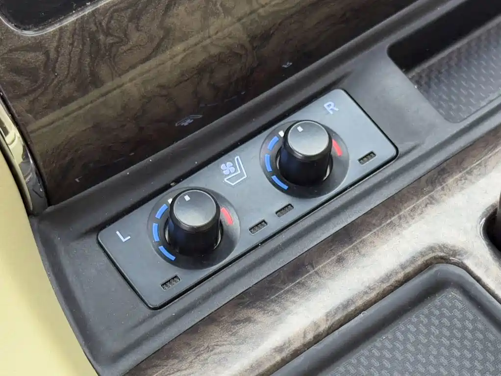 Toyota Alphard — миниатюра 20