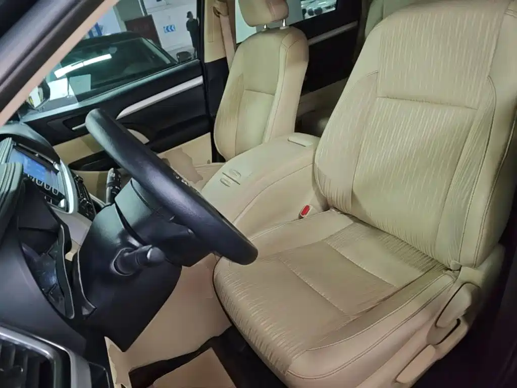 Toyota Highlander — миниатюра 15