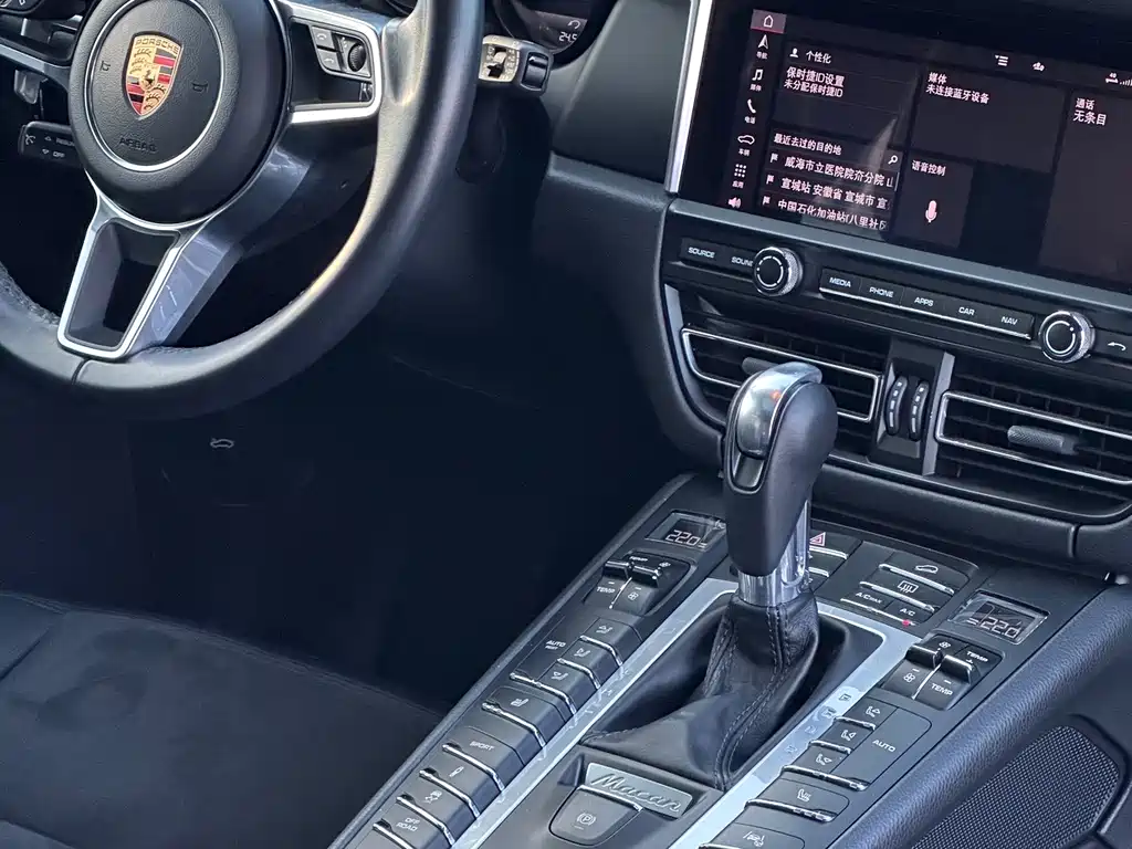 Porsche Macan — миниатюра 16