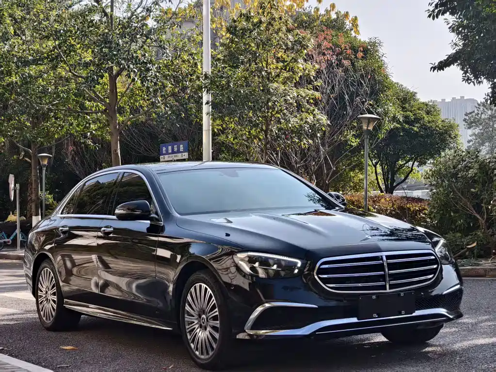 Mercedes-Benz E-Class — миниатюра 3