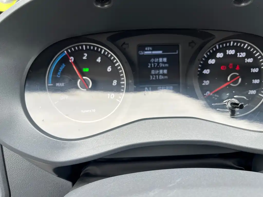 Wuling Yangguang — миниатюра 13