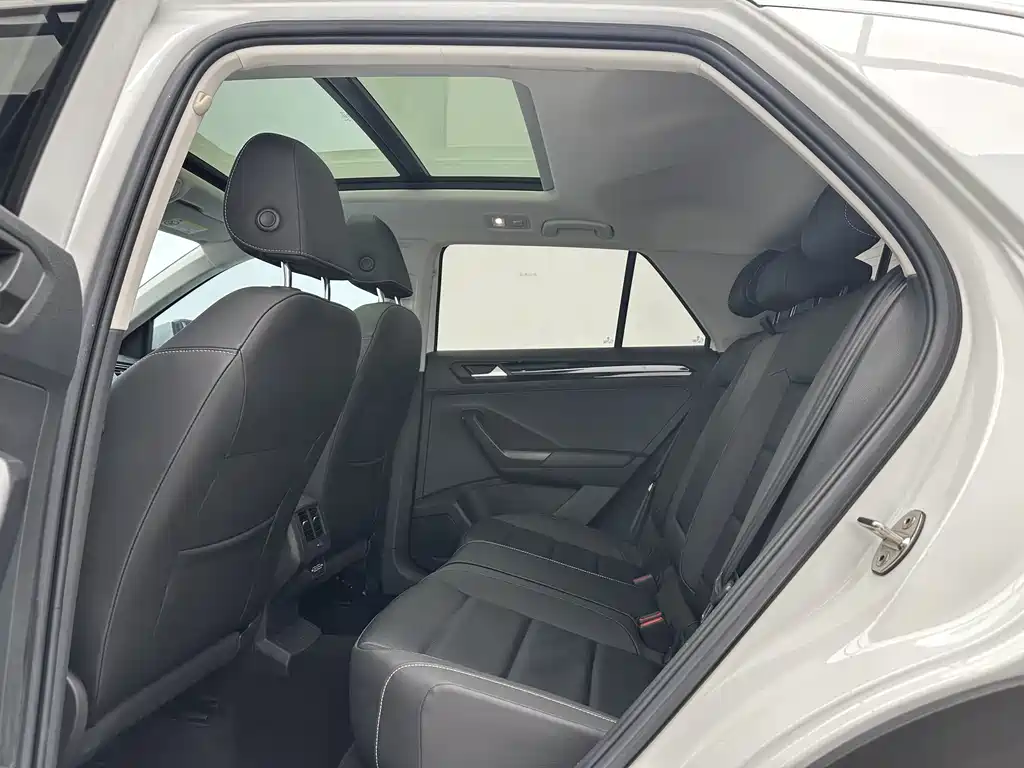 Volkswagen T-Roc 2022 280TSI DSG PLUS