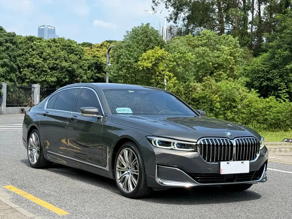 BMW 7 Series — миниатюра 3