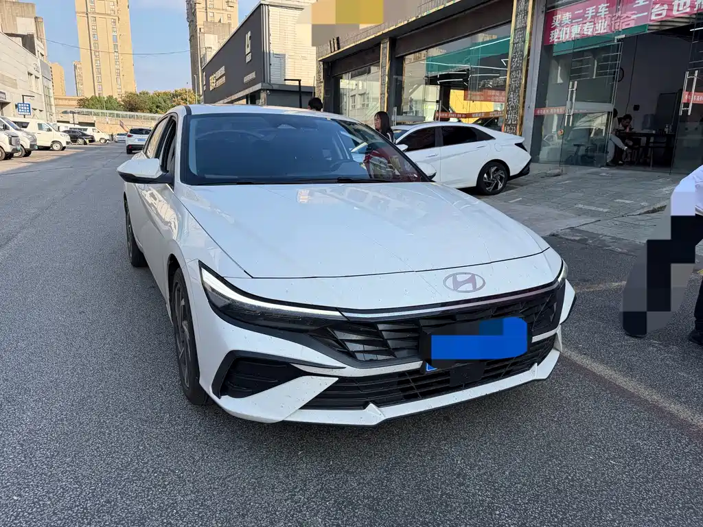 Hyundai Elantra — миниатюра 3