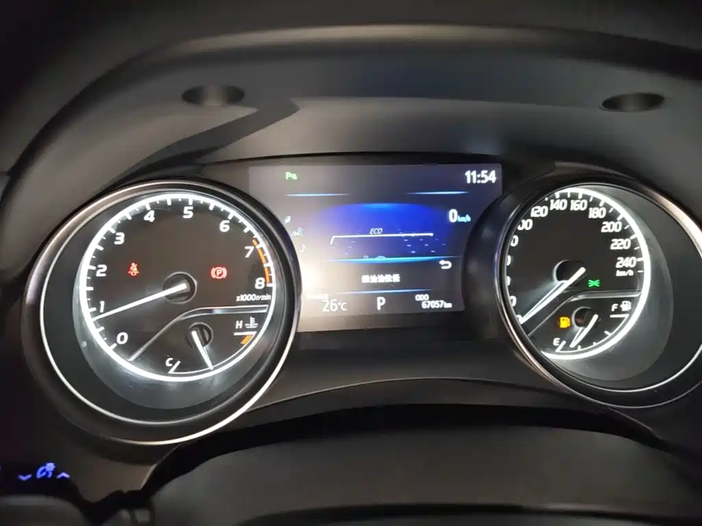 Toyota Camry — миниатюра 12