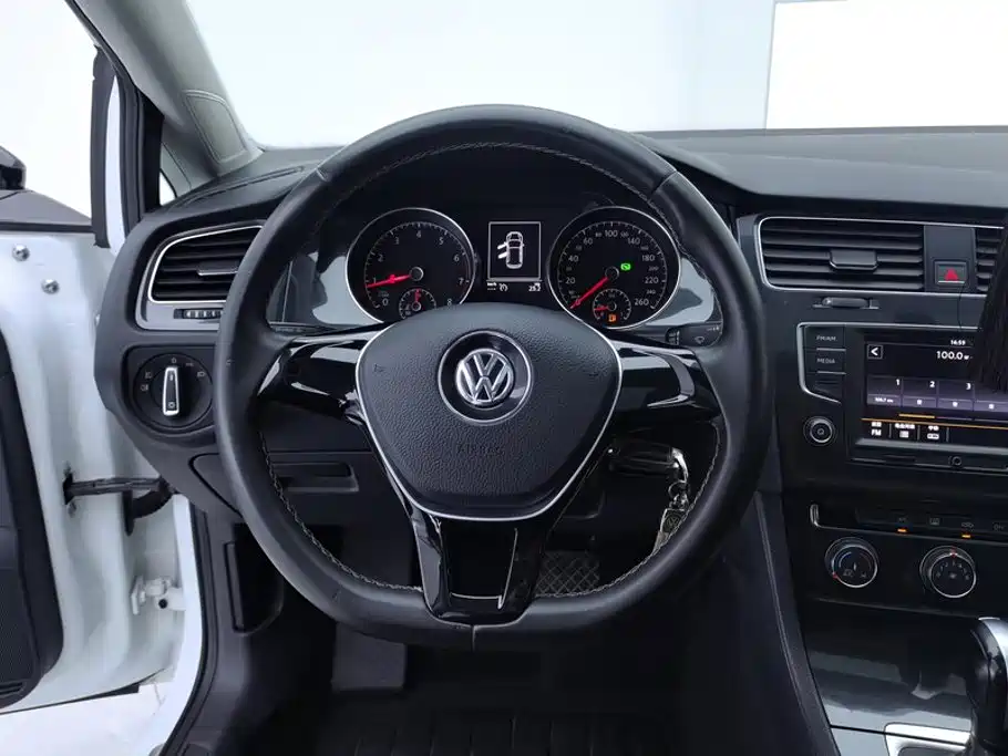 Volkswagen Golf — миниатюра 15
