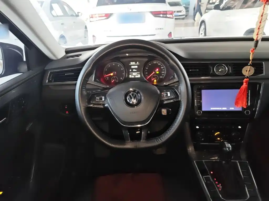 Volkswagen Passat — миниатюра 11