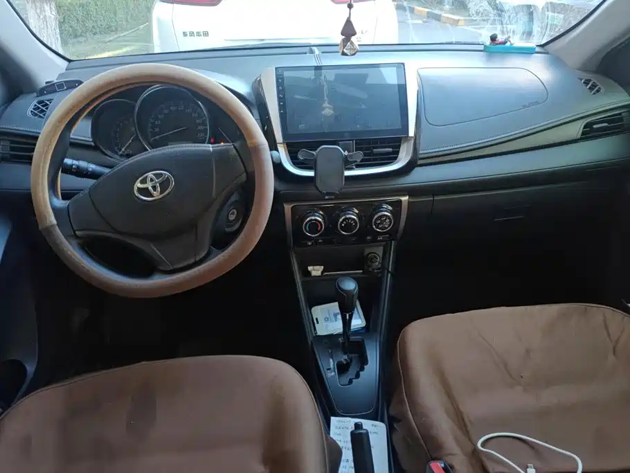 Toyota Yaris L — миниатюра 12