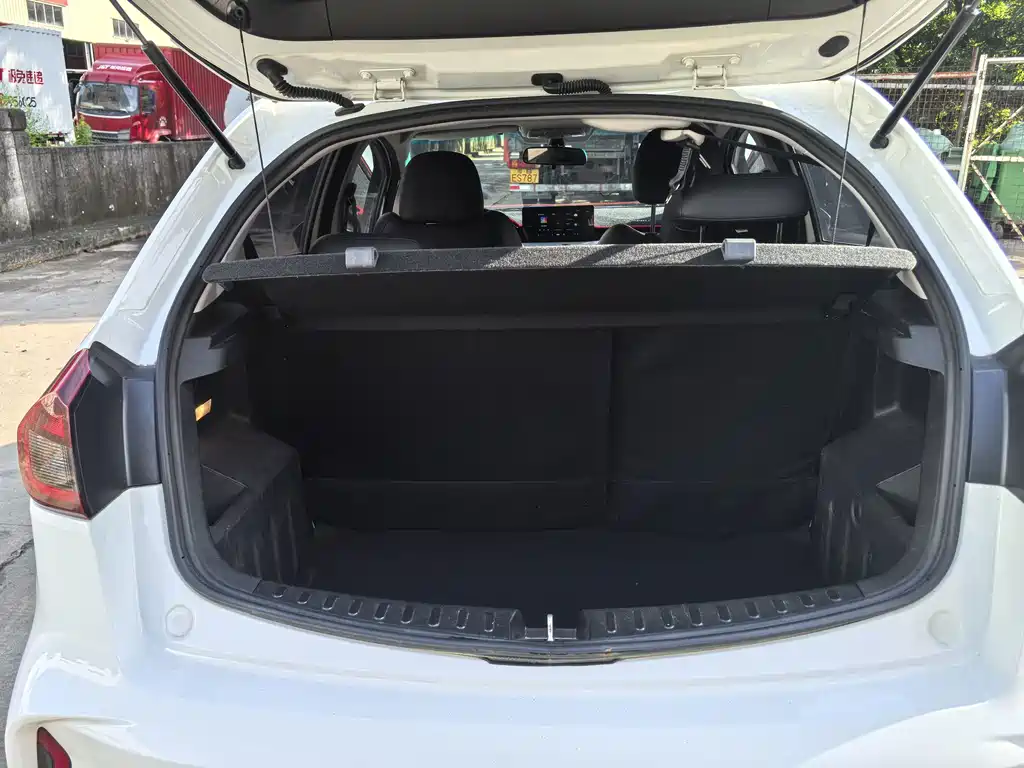 Geely Vision X3 — миниатюра 15