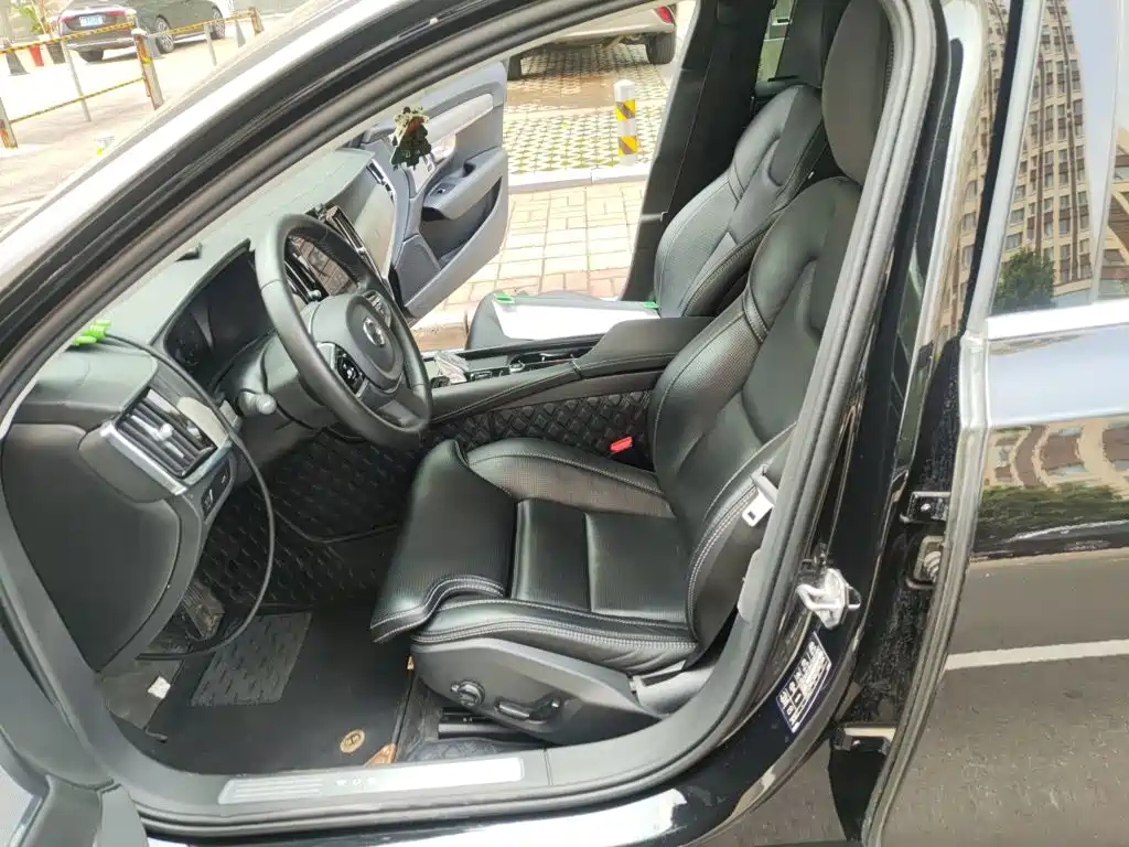 Volvo S90 — миниатюра 11