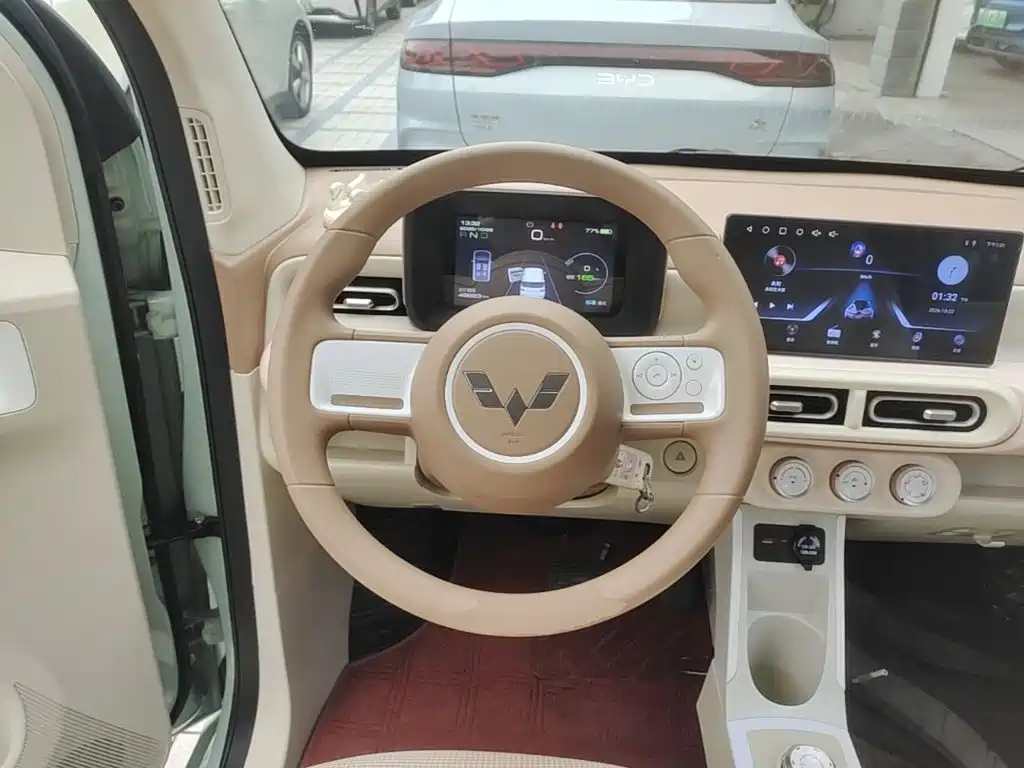 Wuling MINIEV — миниатюра 11