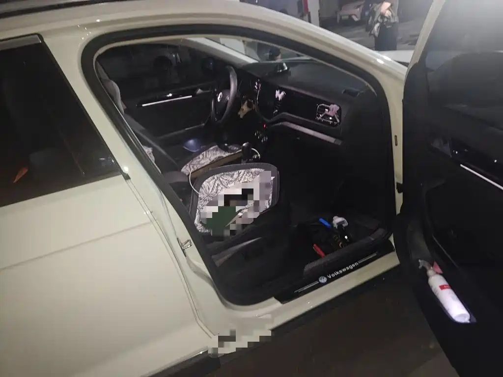 Volkswagen T-Roc — миниатюра 19