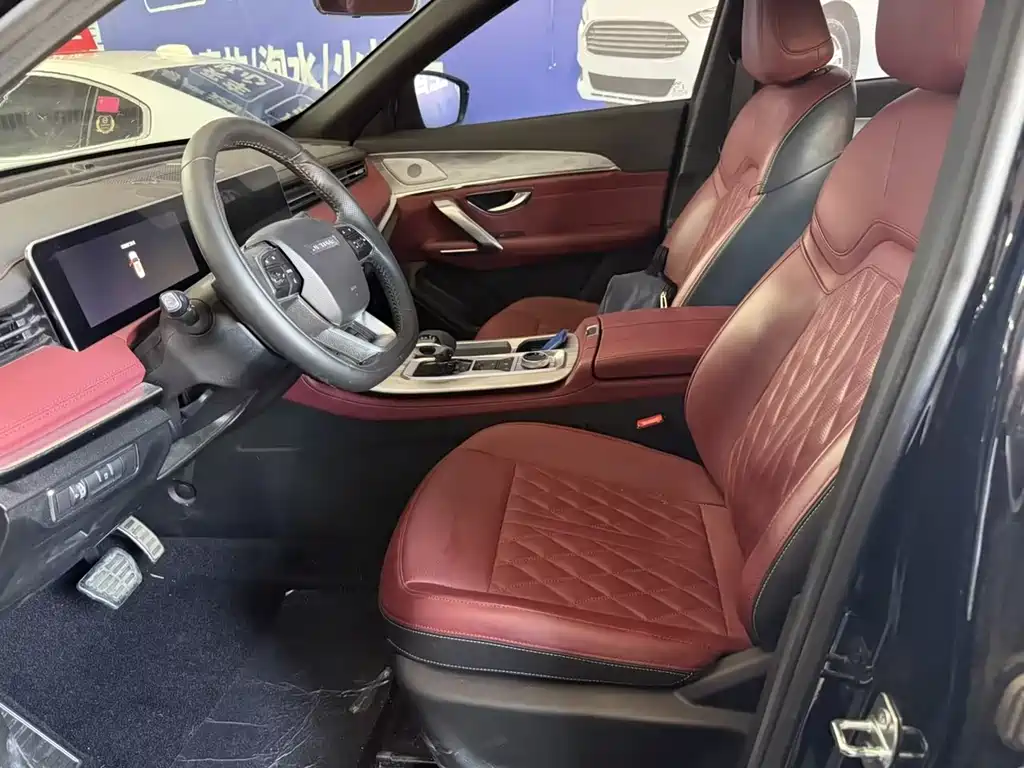 Jetour X70 PLUS - фото 12