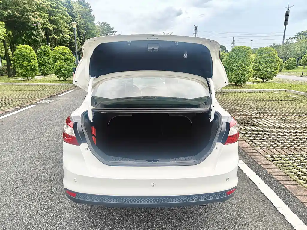 Ford Focus — миниатюра 8