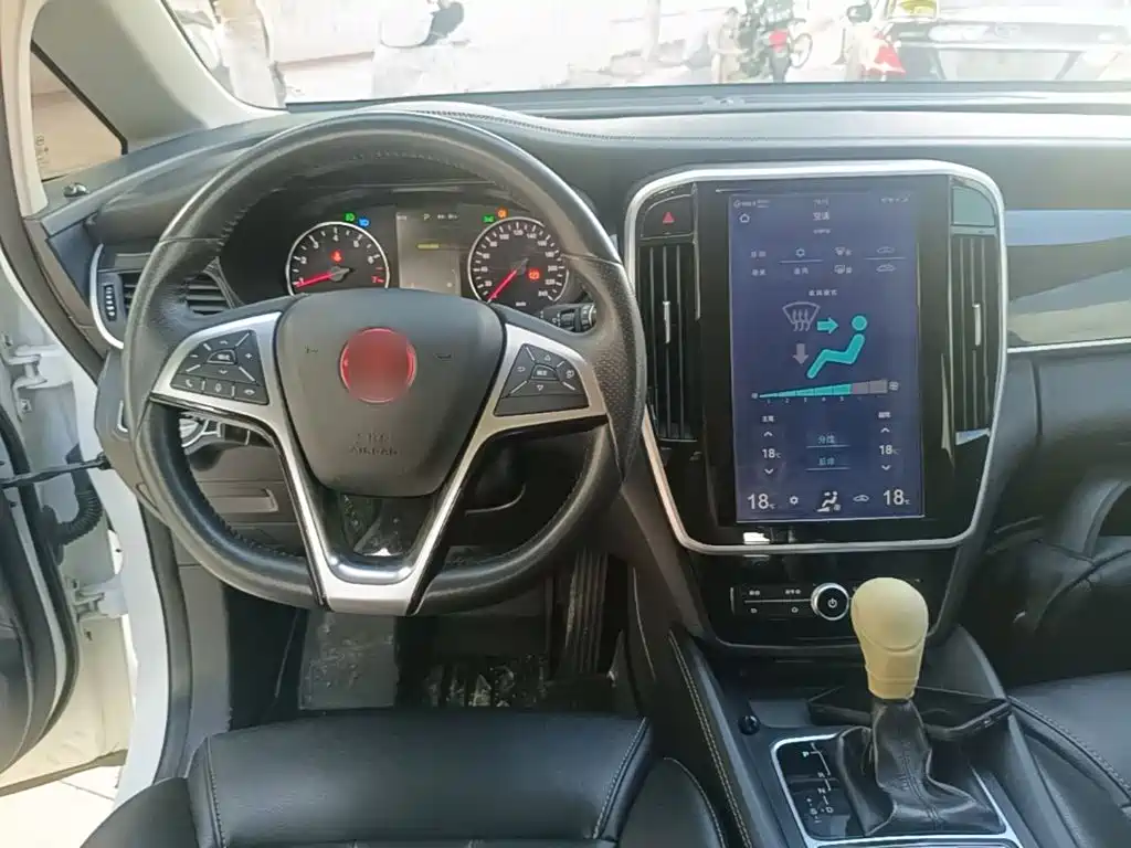 BYD MAX — миниатюра 10