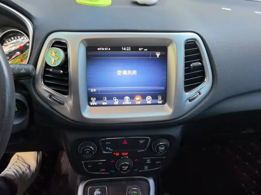 Jeep Compass — миниатюра 13