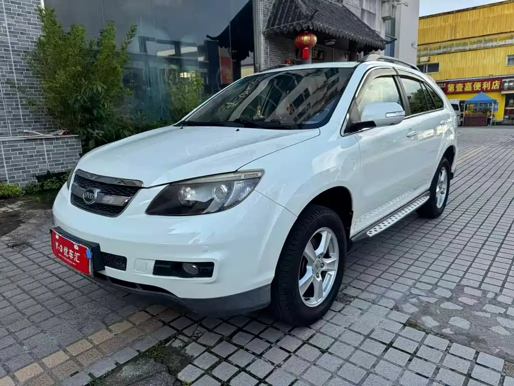 BYD S6