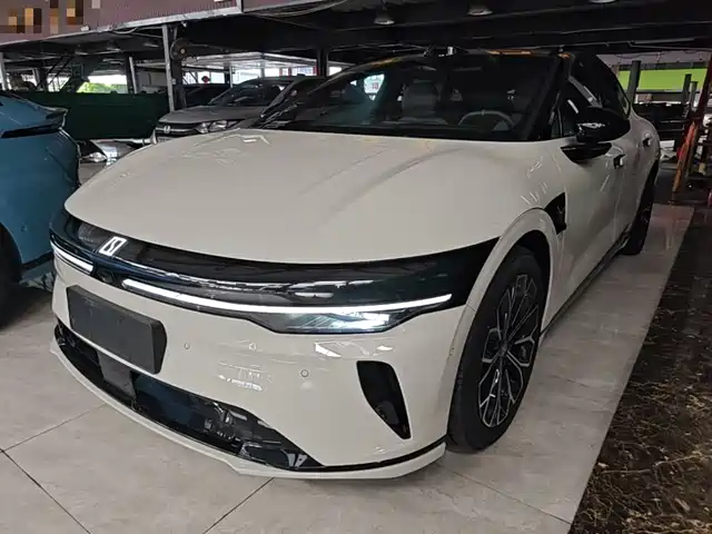 2025 Zeekr 007